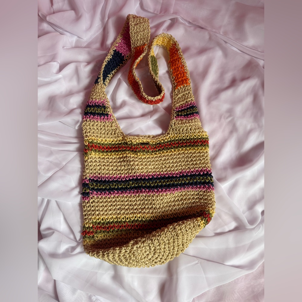 Billabong straw bucket hobo bag